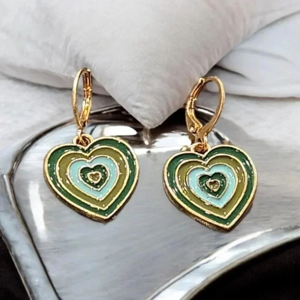 1 LEFT! Gold Plated Acrylic Green Heart Clamp Dangle Earrings - Picture 2 of 3